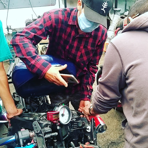 Foto 1 de ESCUELA DE MECÁNICA EN MOTOS