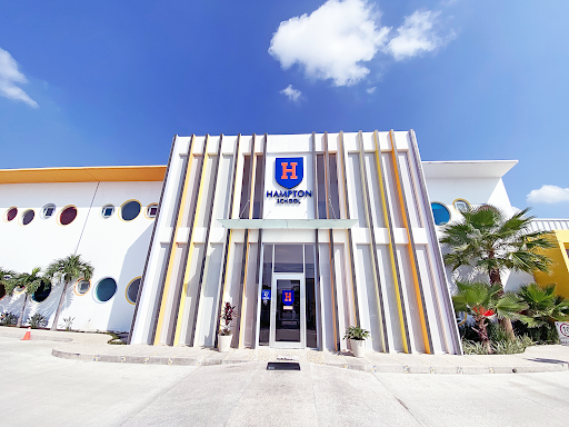 HAMPTON SCHOOL
