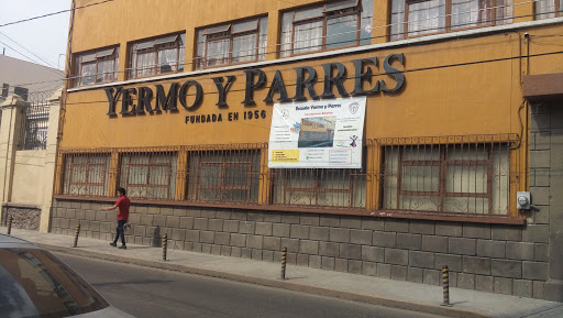 Foto 1 de Yermo Elementary School and Parres