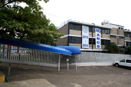 Foto 1 de INSTITUTO EDUCATIVO CARLOS PELLICER CAMARA