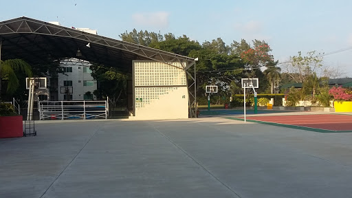 Foto 1 de Instituto Anglo Mexicano Petrolera Tampico