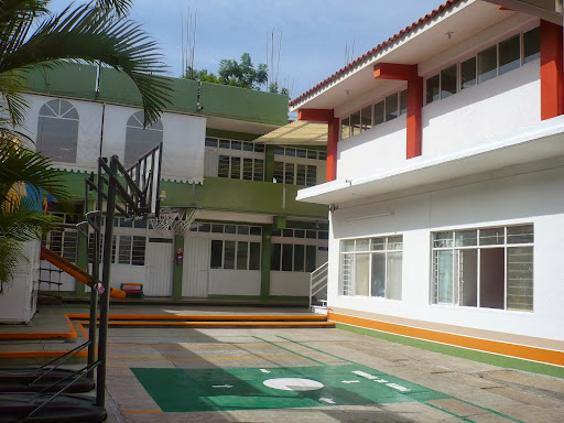 Foto 1 de Gabriela Mistral school