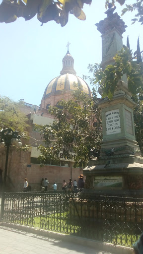 Foto 1 de Escuela José María Cavadas