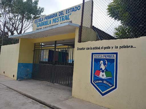 Foto 1 de Gabriela Mistral Elementary School
