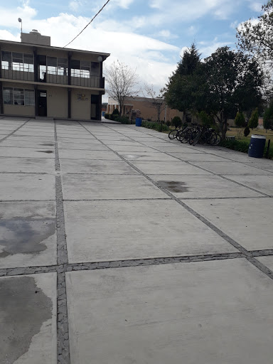 Foto 1 de Escuela Preparatoria Plan Guanajuato