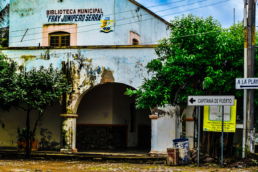 Escuela Primaria Fray Junipero Serra