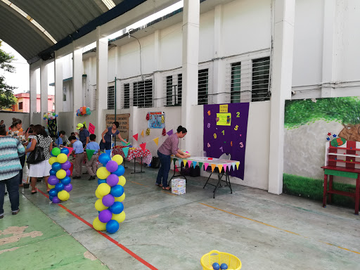 Foto 1 de School "Gral. Ignacio de la Llave"