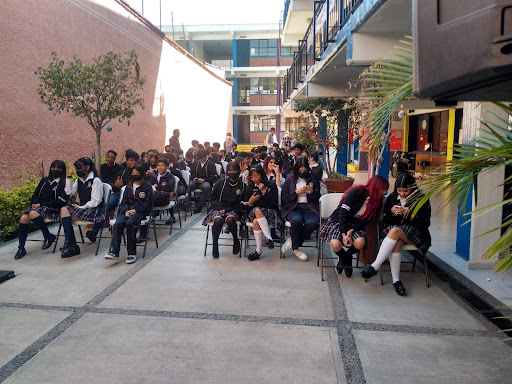Foto 1 de Complejo Educativo Ricardo Flores Magon e Instituto Pedro De Gante