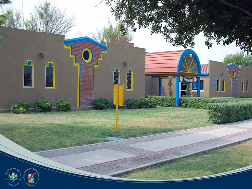 Foto 1 de Instituto Cumbres and Alpes Piedras Negras