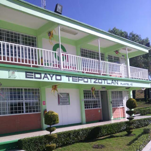 Foto 1 de Escuela de Artes y Oficios Tepotzotlán