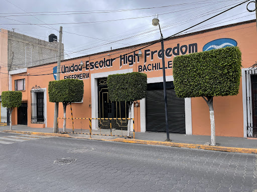 Unidad Escolar High Freedom - Secundaria, Bachillerato, Enfermería en Tehuacán
