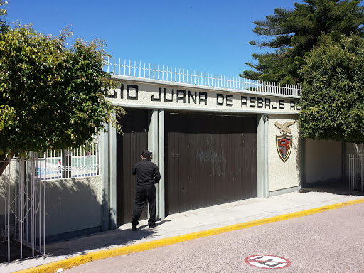 Colegio Juana de Asbaje en La Piedad de Cabadas