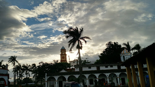 Escuela de la Cruz en Santiago Tuxtla