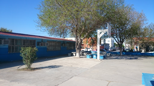 Escuela Primaria Amalia González Caballero en Nuevo Laredo