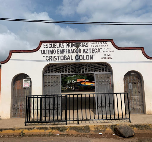 Escuela Primaria Cristóbal Colón en Compostela