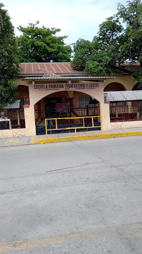 Escuela Primaria Pedro Antonio de los Santos en Tamuín